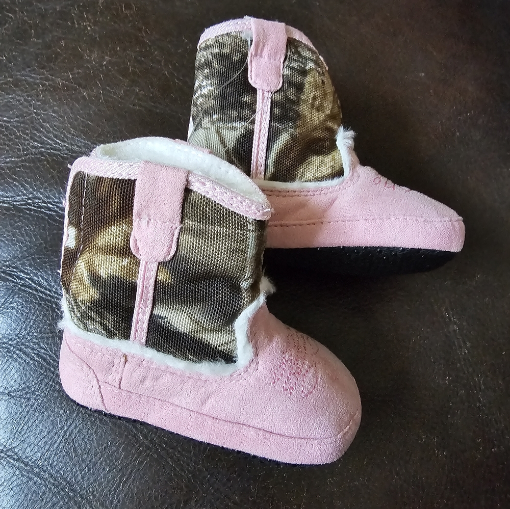 Team Realtree baby girl infant boots...